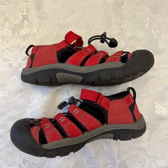 Keen Newport H2 Kids Size 2 Waterproof Sandal‎ Hiking Shoe Red Black Coastal - Picture 8 of 10